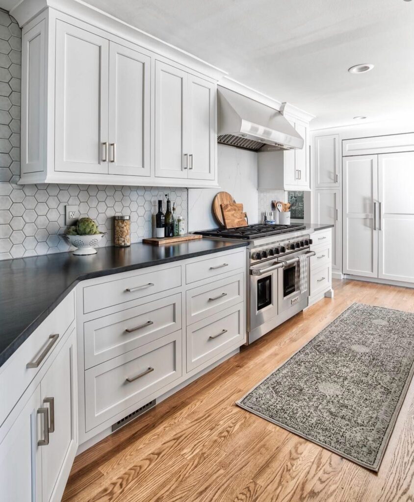 Classic San Francisco kitchen remodeling by Ashbay Construction
